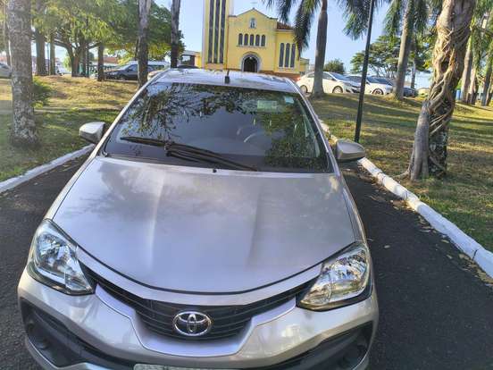 TOYOTA-ETIOS-2018
