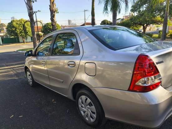 TOYOTA-ETIOS-2018