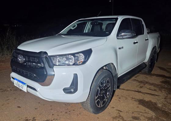 TOYOTA HILUX 2.8 D-4D TURBO DIESEL CD SRV 4X4 AUTOMÁTICO