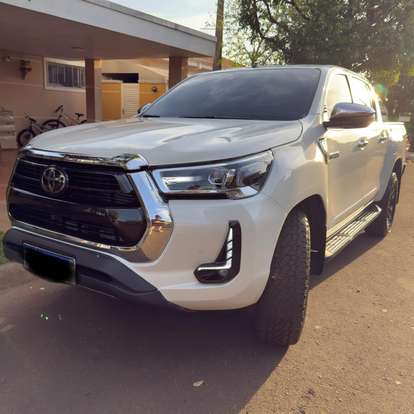 TOYOTA-HILUX-2022