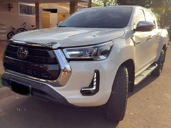TOYOTA-HILUX-2.8 D-4D TURBO DIESEL CD SRX 4X4 AUTOMÁTICO TOYOTA-HILUX-2022