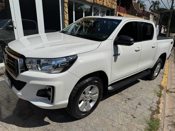 TOYOTA HILUX 2.8 SR 4X4 CD 16V DIESEL 4P AUTOMÁTICO