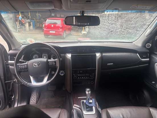 TOYOTA-HILUX SW4-2.7 SRV 7 LUGARES 4X2 16V FLEX 4P AUTOMÁTICO TOYOTA-HILUX SW4-2018