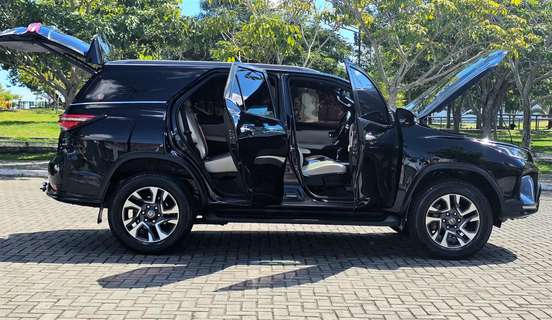 TOYOTA-HILUX SW4-2022