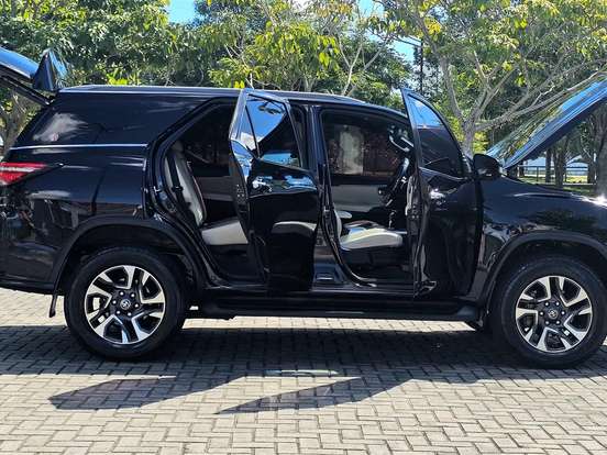 TOYOTA-HILUX SW4-2.8 D-4D TURBO DIESEL DIAMOND 7L 4X4 AUTOMÁTICO TOYOTA-HILUX SW4-2022