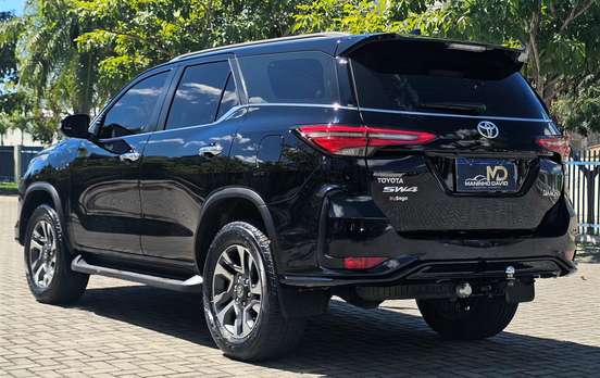 TOYOTA-HILUX SW4-2022