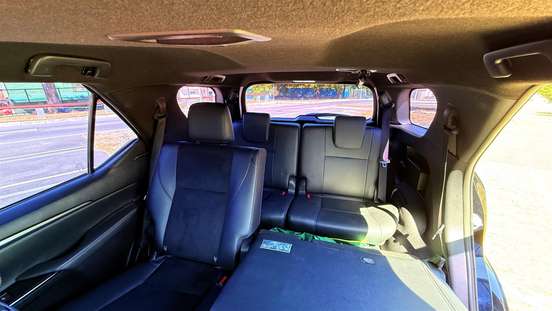 TOYOTA-HILUX SW4-2023