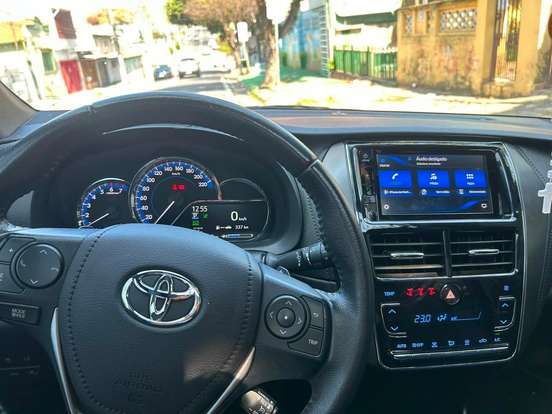 TOYOTA-YARIS-2022