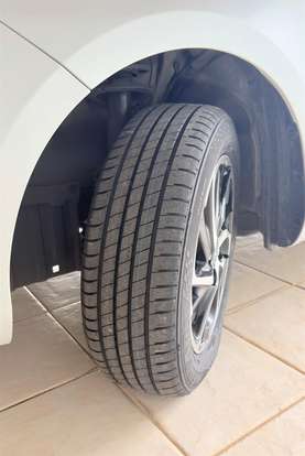 TOYOTA-YARIS-2024