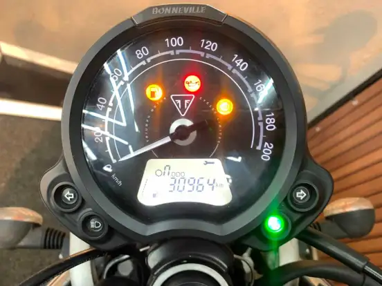 TRIUMPH-STREET SCRAMBLER-2019
