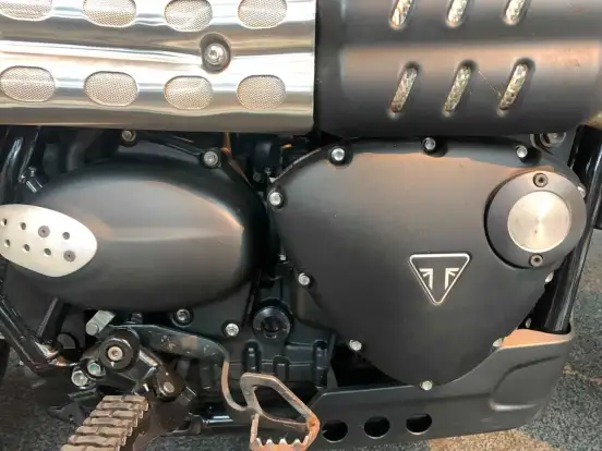 TRIUMPH-STREET SCRAMBLER-2019