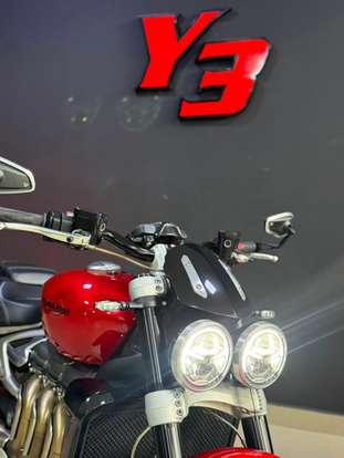 TRIUMPH-ROCKET III R-2020