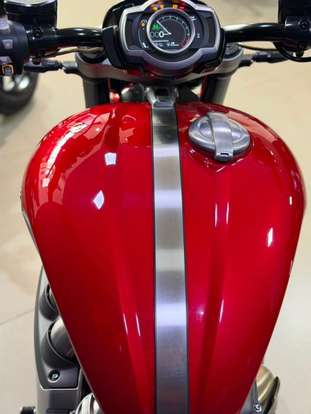 TRIUMPH-ROCKET III R-2020