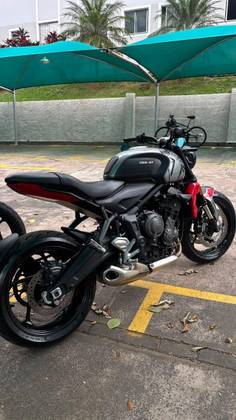 TRIUMPH TRIDENT 660 