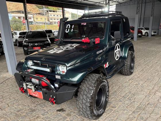 TROLLER T4 2.8 TETO RÍGIDO 12V TURBO INTERCOOLER DIESEL 2P MANUAL