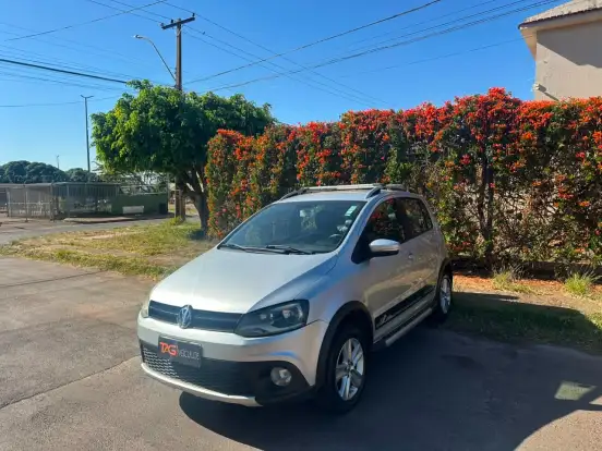 VOLKSWAGEN-CROSSFOX-2010