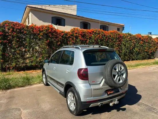 VOLKSWAGEN-CROSSFOX-2010