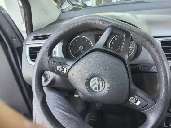 VOLKSWAGEN-FOX-2019