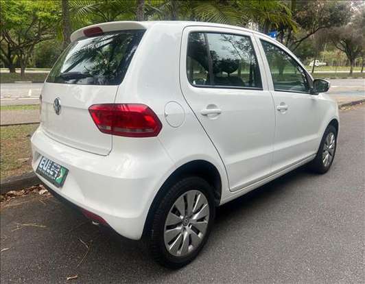 VOLKSWAGEN-FOX-2014