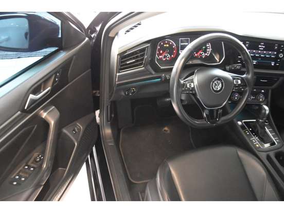 VOLKSWAGEN-JETTA-2018