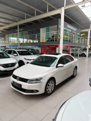 VOLKSWAGEN JETTA 2.0 COMFORTLINE FLEX 4P TIPTRONIC