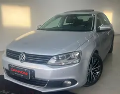 VOLKSWAGEN JETTA 2.0 TSI HIGHLINE 211CV GASOLINA 4P TIPTRONIC VOLKSWAGEN JETTA 2.0 TSI HIGHLINE 211CV GASOLINA 4P TIPTRONIC