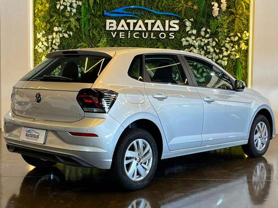 VOLKSWAGEN-POLO-2023