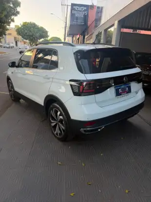 VOLKSWAGEN-T-CROSS-2024