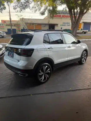 VOLKSWAGEN-T-CROSS-2024