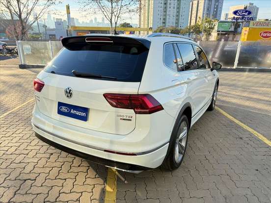 VOLKSWAGEN-TIGUAN-2021