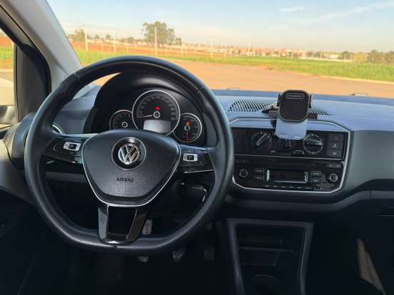 VOLKSWAGEN-UP-2017