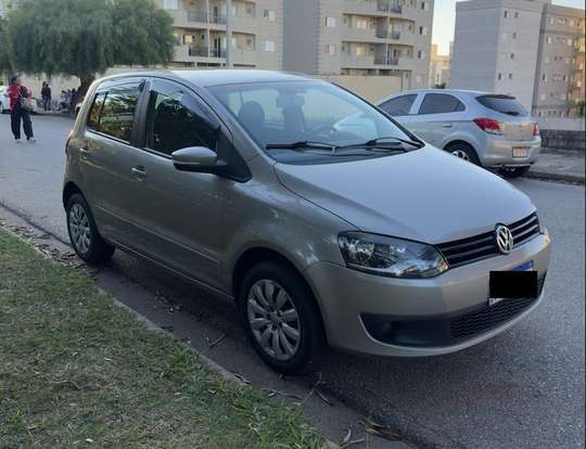 VOLKSWAGEN-FOX-1.6 MI SELEÇÃO 8V FLEX 4P AUTOMATIZADO VOLKSWAGEN-FOX-2013
