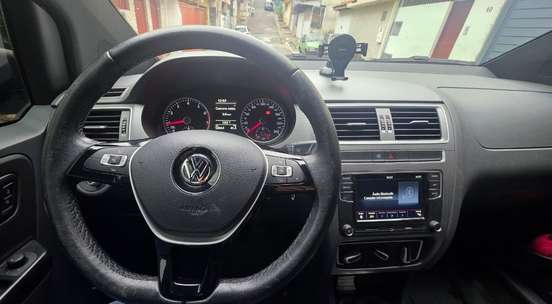 VOLKSWAGEN-FOX-2021