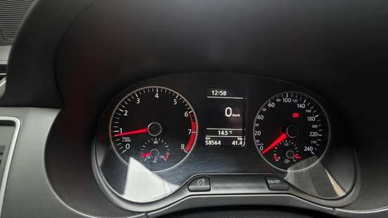 VOLKSWAGEN-FOX-2021
