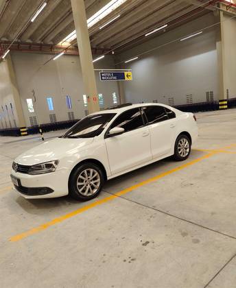VOLKSWAGEN JETTA 2.0 COMFORTLINE FLEX 4P TIPTRONIC