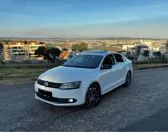 VOLKSWAGEN JETTA 2.0 TSI HIGHLINE 211CV GASOLINA 4P TIPTRONIC VOLKSWAGEN JETTA 2.0 TSI HIGHLINE 211CV GASOLINA 4P TIPTRONIC