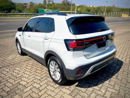 VOLKSWAGEN-T-CROSS-2024