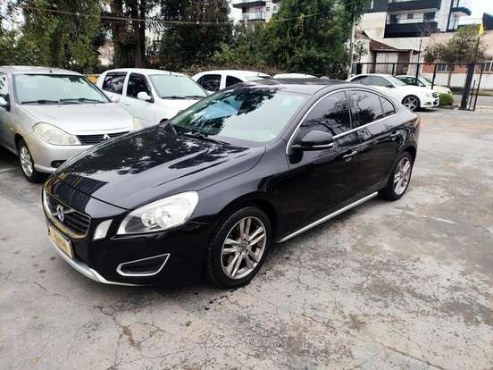 VOLVO-S60-2.0 T TURBO GASOLINA 4P AUTOMÁTICO VOLVO-S60-2011