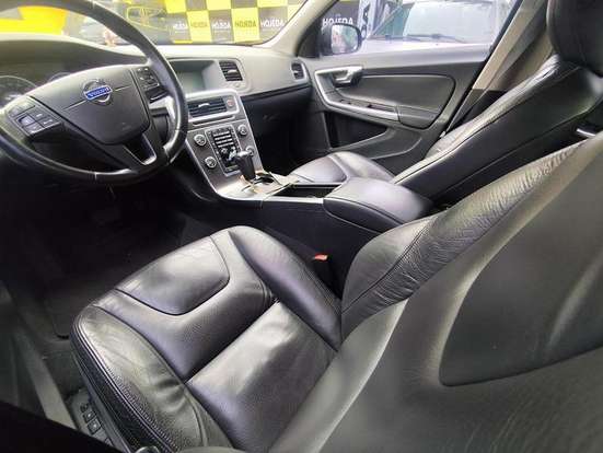 VOLVO-S60-2011