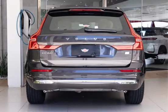 VOLVO-XC60-2023