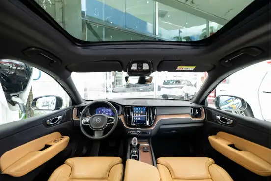 VOLVO-XC60-2023
