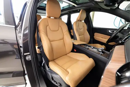 VOLVO-XC60-2023