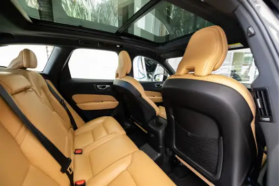 VOLVO-XC60-2023