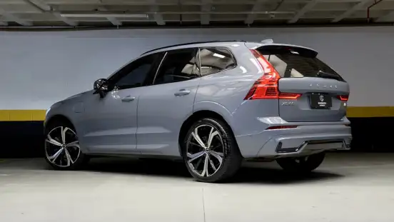 VOLVO-XC60-2023