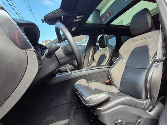VOLVO-XC60-2021