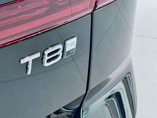 VOLVO-XC60-2025