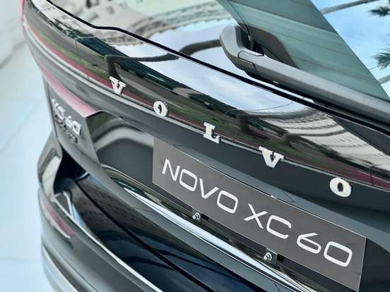 VOLVO-XC60-2025