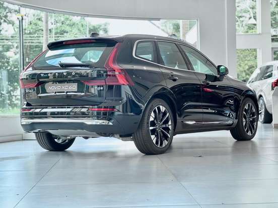 VOLVO-XC60-2025
