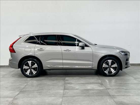 VOLVO-XC60-2022