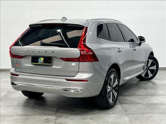 VOLVO-XC60-2022